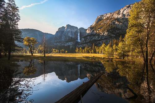 mountain body of water near mountain range united states